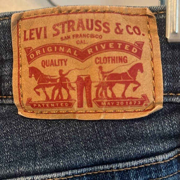 Levi’s Shaping Skinny Jeans - Picture 6 of 8